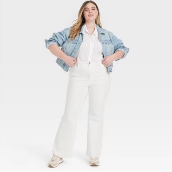 Universal Threads White High Rise Flare Jeans NWT Sz10 - Picture 1 of 16